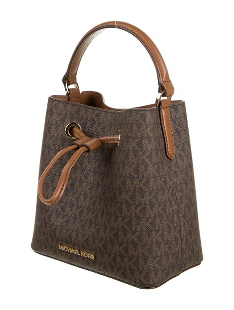 Michael Kors outlet bucket bag